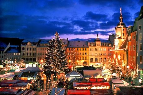 Bald kommen die Weihnachtsmärkte!!!
Kaufen Sie ihre Geschenke am Markt oder gehen Sie lieber zu Geschäften?