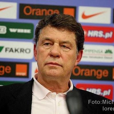 Sollte Otto Rehagel als Trainer in die Fußball Bundesliga zurück kehren?