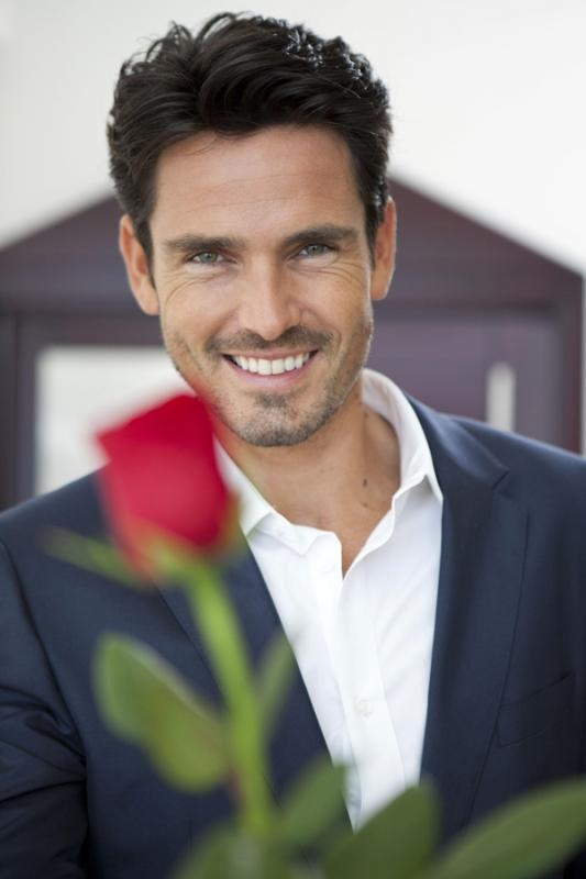 Der Bachelor 2013: Welcher der übrigen 7 Frauen würdest du eine Rose geben ?