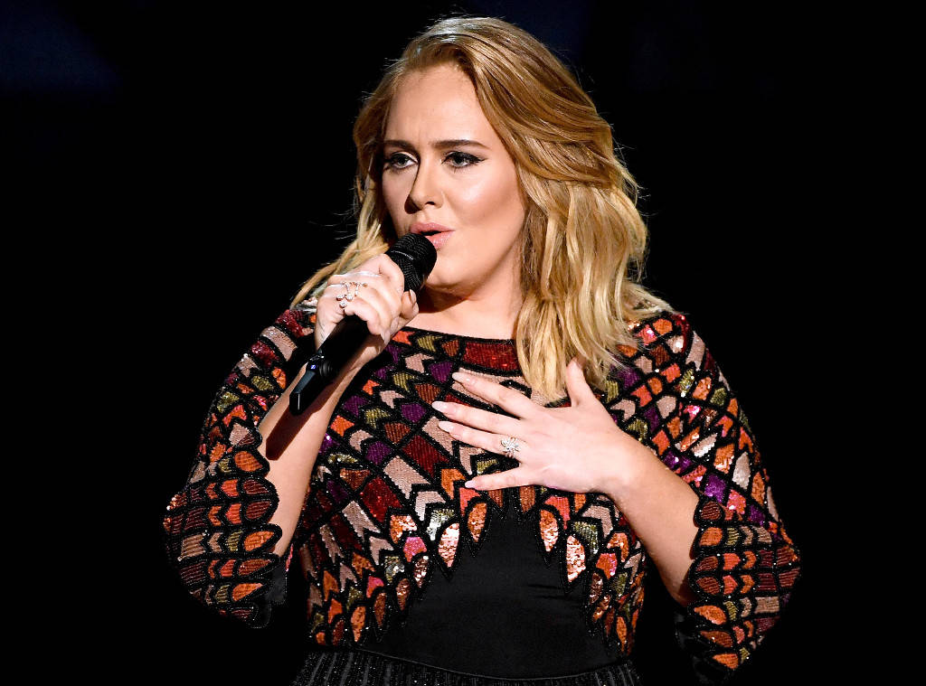 Adele singt "Rise"